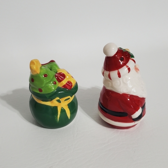 Santa Claus Toy Bag Salt and Pepper Set - Picture 4 of 6